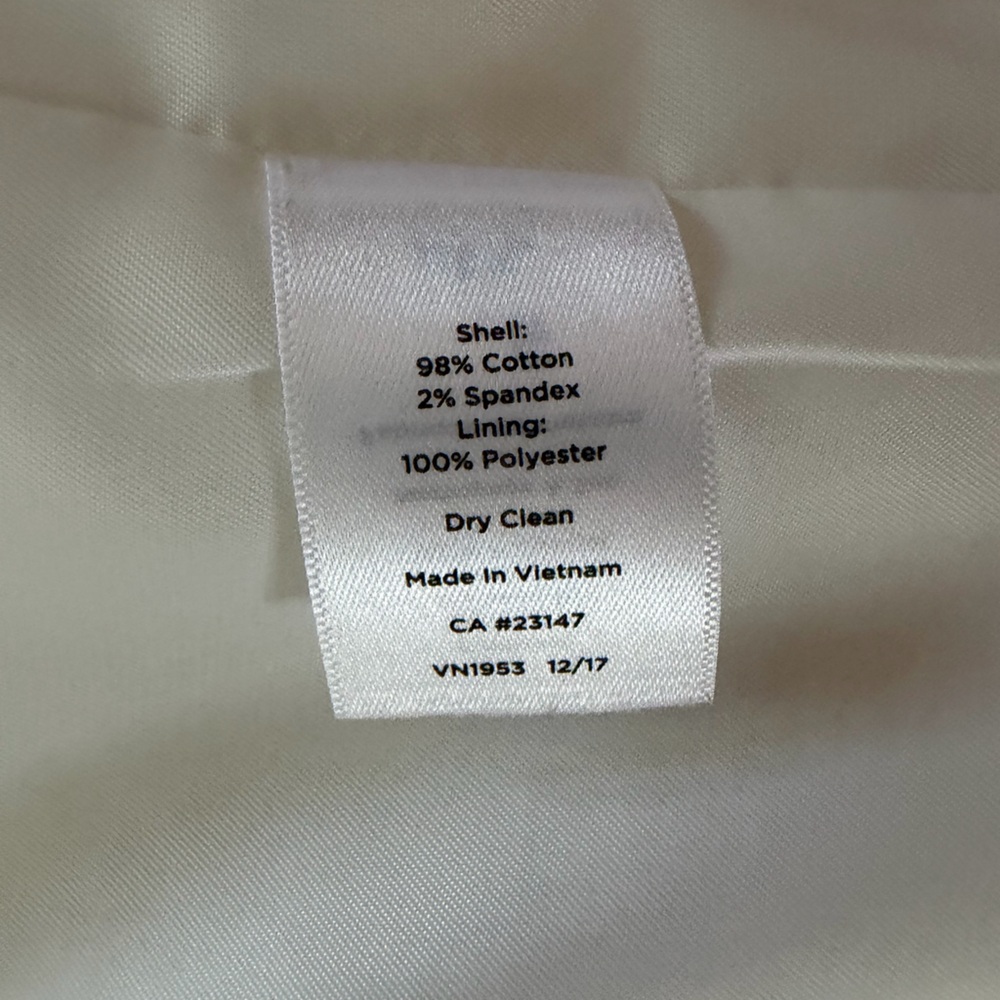 Talbots Classic White Blazer with fringe trim, size 16 - Picture 8 of 8